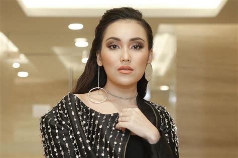 Ivan gunawan pun beberkan alasan di balik sikapnya. Ayu Ting-Ting Jadi Pedangdut Terpopuler ADI 2020 : Okezone Celebrity