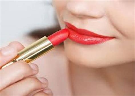 How To Choose The Right Lipstick To Match With Your Outfit