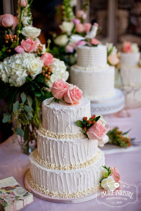 Wedding Cake Real Flowers Jesusismykeeper