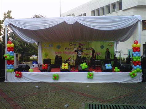 Ucapan selamat khitanan yang pertama ditujukan kepada teman, di mana dalam hal ini teman yang beberapa ayah dan ibu akan memberikan ucapan selamat khitanan untuk kepada keluarga sendiri. Dekorasi Balon Untuk Khitanan