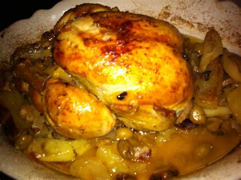 DANS LA CUISINE DUNE FEMME DEBORDEE Poulet roti aux champignons