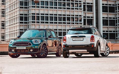The mini countryman is a subcompact luxury crossover suv, the first vehicle of this type to be launched by bmw under the mini marque. 2019 MINI Countryman Plug-In Hybrid Wired & Cooper S ...