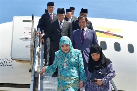 Negara brunei darussalam, (bahasa melayu: Sultan Brunei Darussalam tiba di Sabah | Utusan Borneo Online