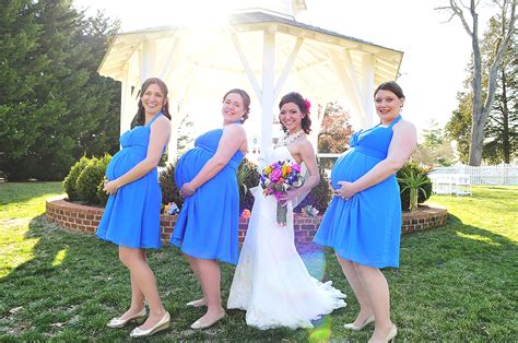 Pin By Courtney Gates On I Did Pregnant Bridesmaid Pictures Pregnant