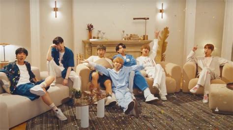 Bts and jimmy fallon face off against one another to see who can best express random feelings through dance. Watch BTS Perform "Home" on Tonight Show Takeover ...