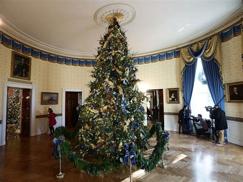 Check spelling or type a new query. PHOTOS: Christmas at the White House 2017 - Gallery ...