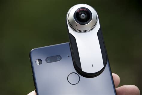 Essential Phone Can Now Stream Live To Facebook From The 360 Camera Add