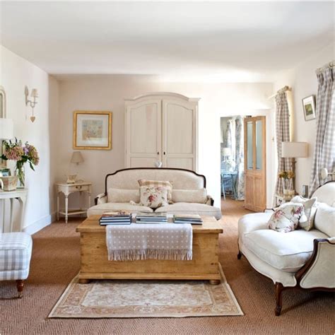 Key Interiors By Shinay English Country Living Room