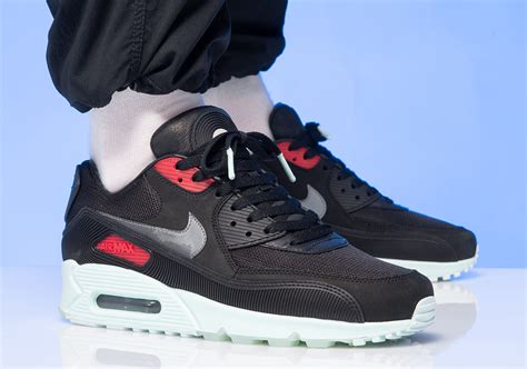 On Feet Images Of The Nike Air Max 90 Vinyl •