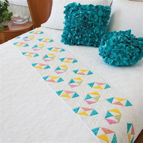 6 Free Bed Runner Patterns To Spruce Up Your Decor Bed Runner Quilt