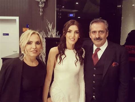 Yavuz bingöl, babasının işi dolayısıyla öğrenim hayatını çeşitli illerde sürdürdü. Yavuz Bingöl Türkü Sinem Bingöl : Yavuz Bingöl'ün Kızı ...