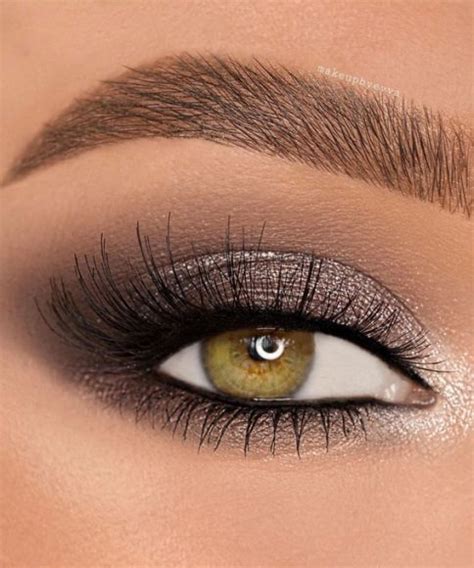 Best Eye Makeup Looks For 2021 Shimmery Smokey Makeup Look
