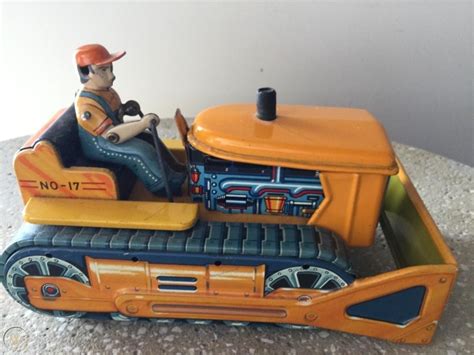 Vintage Tin Toy Bulldozer No 17 Made By Line Mar Toys Of Japan