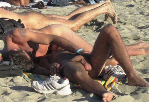 Gay Men Sunbathing Nude Hotnupics