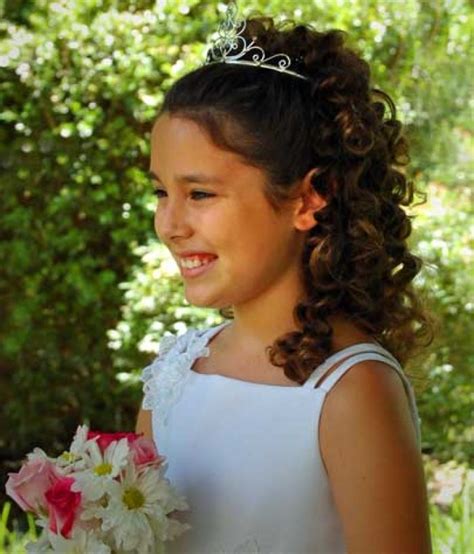 From whimsical braids to cute crowns and tiny ponytails, these flower girl hair makeovers and hairstyles will surely thrill you. curly hairstyles for kids | Hairstyles For Children Girls ...