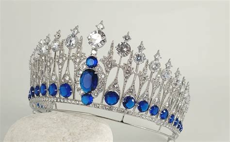 Royal Tiaras Royal Jewels Tiaras And Crowns Royal Crowns Crown