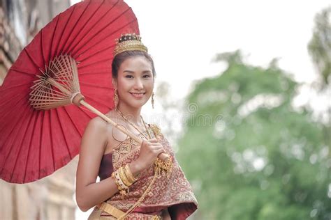 Traditional Thai Dresss Beautiful Women Wearing A Traditional Thai