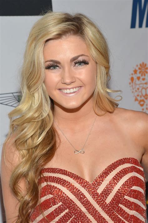 Photos Of Lindsay Arnold & Her Husband Prove The 'Dancing With The ...