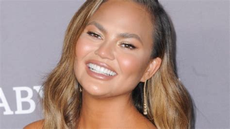 chrissy teigen shares new apology for courtney stodden bullying tweets