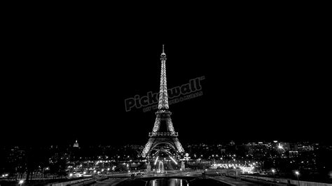 Eiffel Tower Pickawall