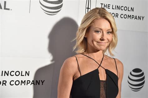 Kelly Ripa Couldnt Smile For Six Months After Botched Botox New York