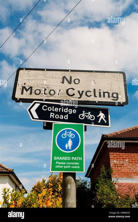 Road Signs For Cyclists In Cambridge Uk Stock Photo Alamy