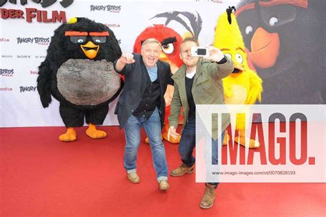 Deutschlandpremiere Angry Birds Axel Prahl Axel Stein Bei Der Deutschlandpremiere Des Animationsfil