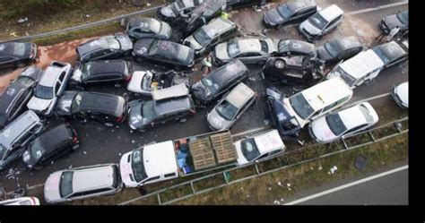 Două persoane au fost transportate la spital. Accident sur l'autoroute A1