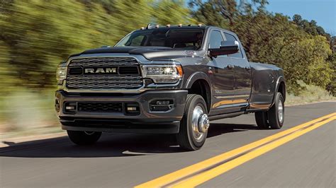 2020 Gmc Sierra 3500hd Denali Duramax Vs 2019 Ram 3500 Limited Cummins