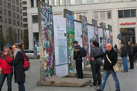 Berlinmurens Historie Berlinmurens Fald Historie Den Kolde Krig Berlin