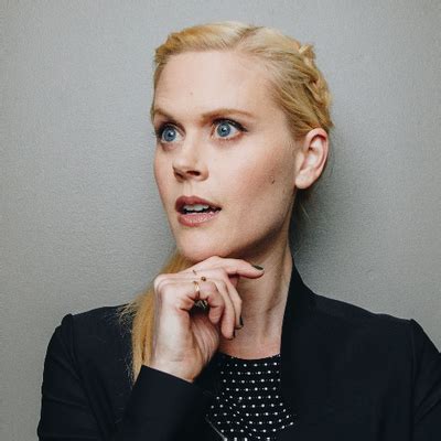Janet Varneys Profile The JV Club With Janet Varney Voyage To The
