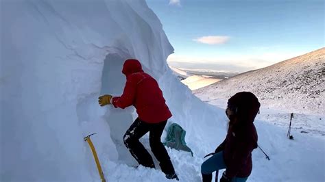 How To Block Up A Snow Hole In 1 Minute Youtube