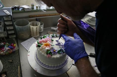 Colorado Court Rules Against Anti Gay Baker Finds Refusing To Bake A Cake Is Discrimination