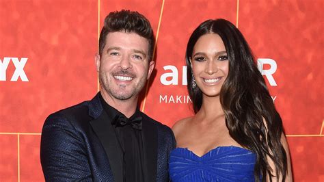 Robin Thicke Is Engaged To April Love Geary See The Sweet Proposal