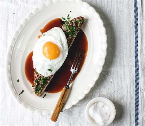 how to cook haggis on toast with brown sauce and fried egg farmison and co