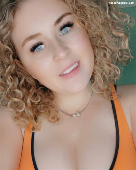 Curvy Abbii Nude OnlyFans Leaks Nude Express