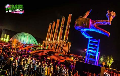 Van 21 t/m 23 augustus strijken in biddinghuizen duizenden lowlanders neer voor lowlands. Lowlands Festival add new acts to summer line up | NME
