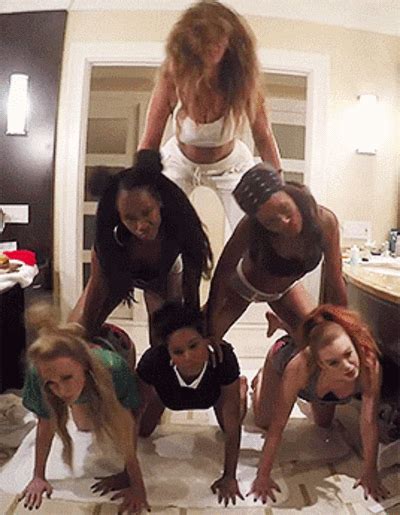 beyoncé s 7 11 video 13 dance moves you should try to bust out this weekend—watch and learn