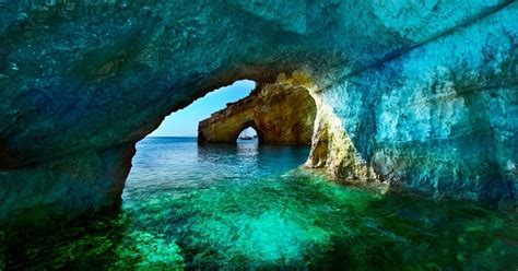10 Famous Caves In The World For Every Kind Of Explorer