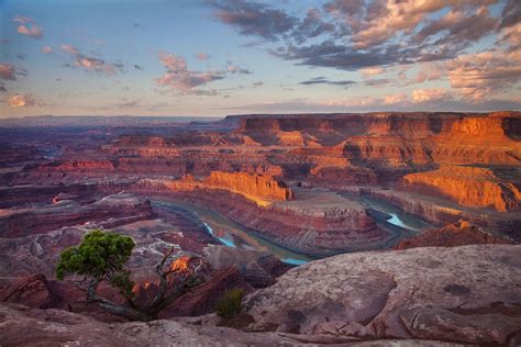 We strongly urge all our users to upgrade to modern browsers for a better experience and improved security. Family Activities-Dead horse Point - Discover Moab, Utah