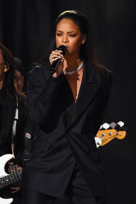Hot Or Hmmm Rihannas 57th Annual Grammy Awards Performance Maison