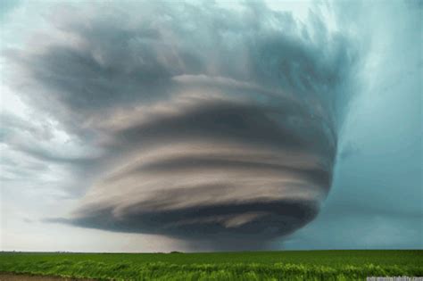 Stunning Animated S Photographed By Storm Chaser Mike Hollingshead