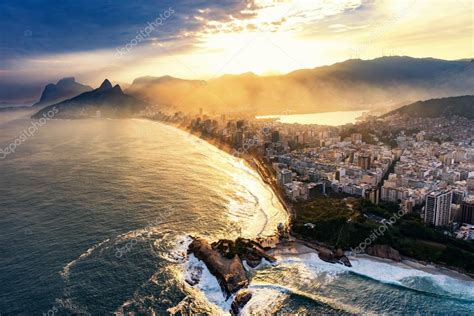 Sunset In Rio De Janeiro — Stock Photo © Microgen 112171830