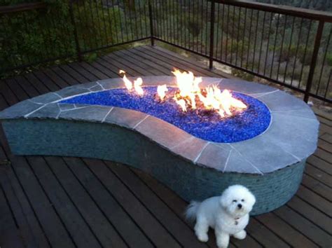 9 Ideas Thatll Convince You To Add A Fire Pit To Your Backyard Huffpost