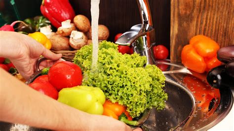 The Right Way To Wash Fruits And Vegetables 5 Tips Condé Nast