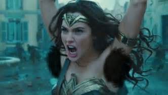 People Are Not Liking Wonder Womans Armpits Telemundo