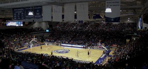 Womens Basketball 3 Point Club Drake University