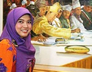 She is the youngest ever raja permaisuri agong (queen) of malaysia, ascending the throne at the age of 28 on 26 april. Rezz of Labuan: YAM Permaisuri Siti Aishah