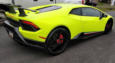 Matte Neon Yellow Lamborghini Huracan Performante 6speedonline