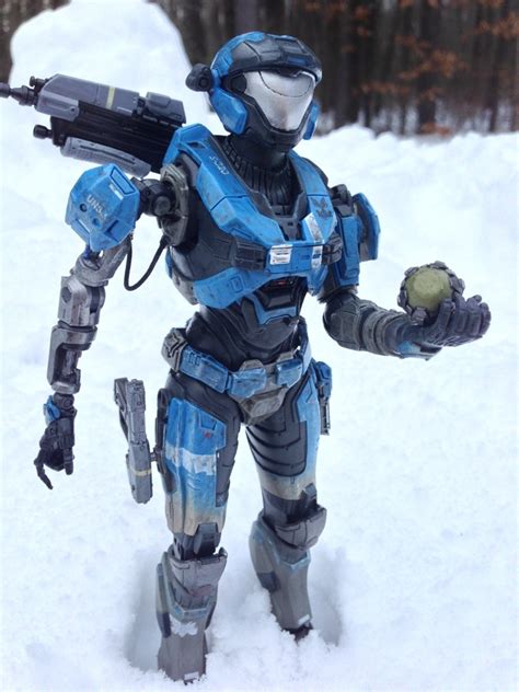 Halo Reach Kat Play Arts Kai Action Figure Review Halo Toy News